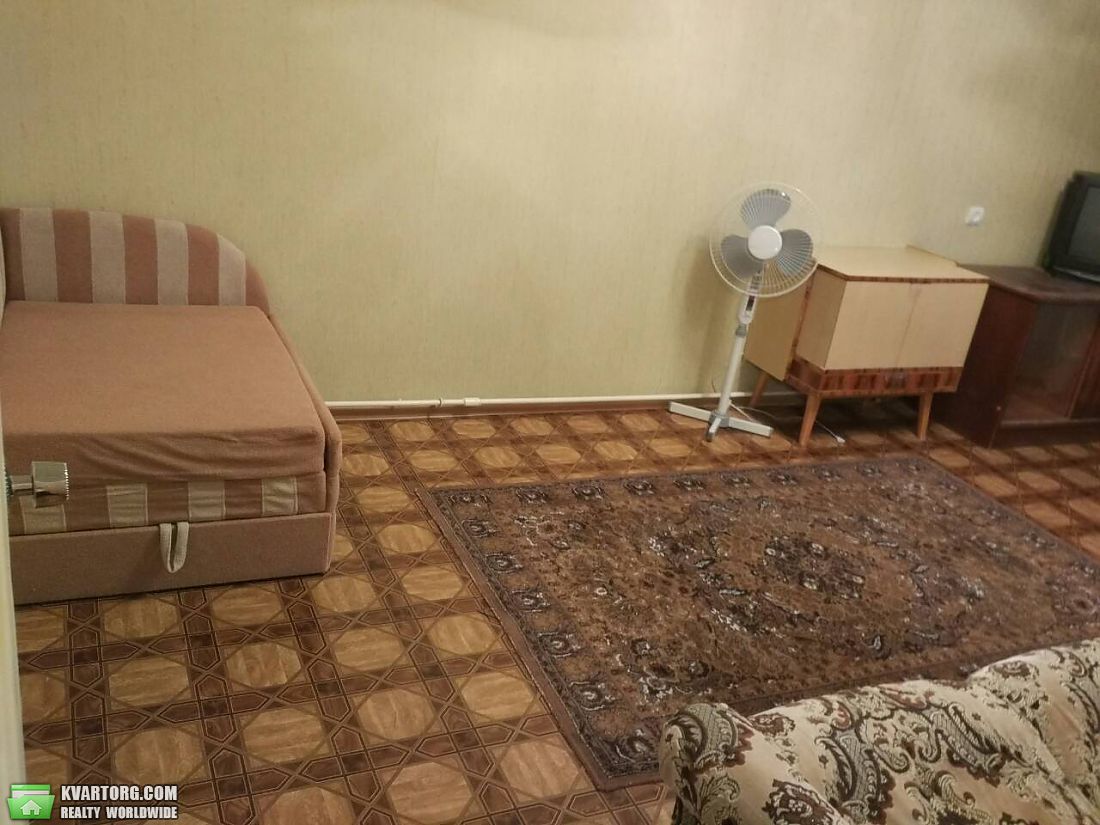 Rent out 1-room apartment. Киев, Драйзера — photo 2