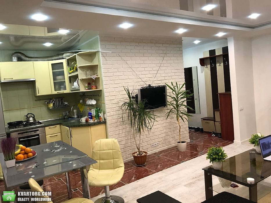 Rent out 2-room apartment. Киев,  Белецкого — photo 1
