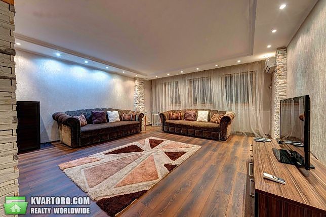 Sell 3-room apartment. Киев,  Дмитриевская — photo 1