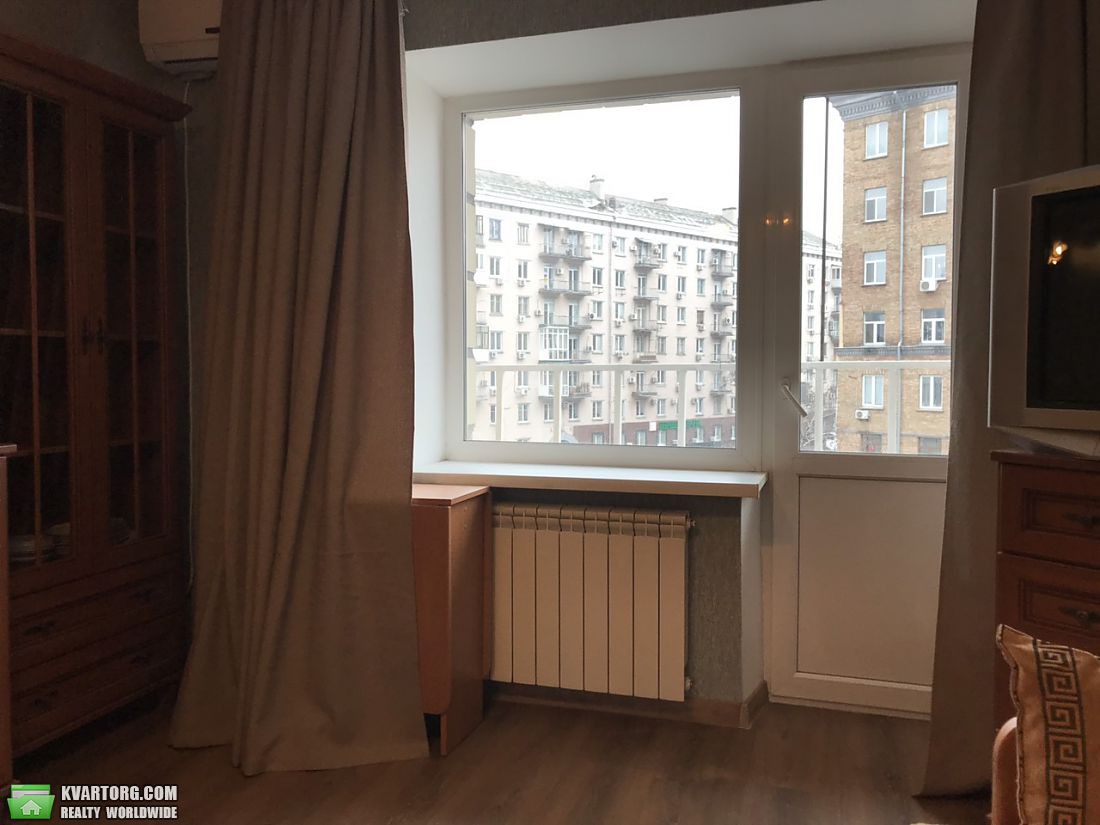 Rent out 1-room apartment. Киев,  Кловский спуск — photo 4
