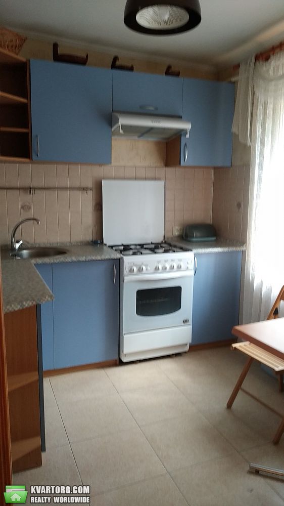 Rent out 2-room apartment. Киев,  Щербакова — photo 1