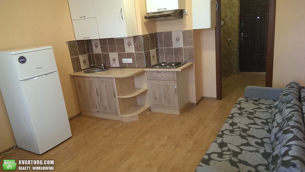 Rent out 1-room apartment. Киев, Харьковское шоссе — photo 4
