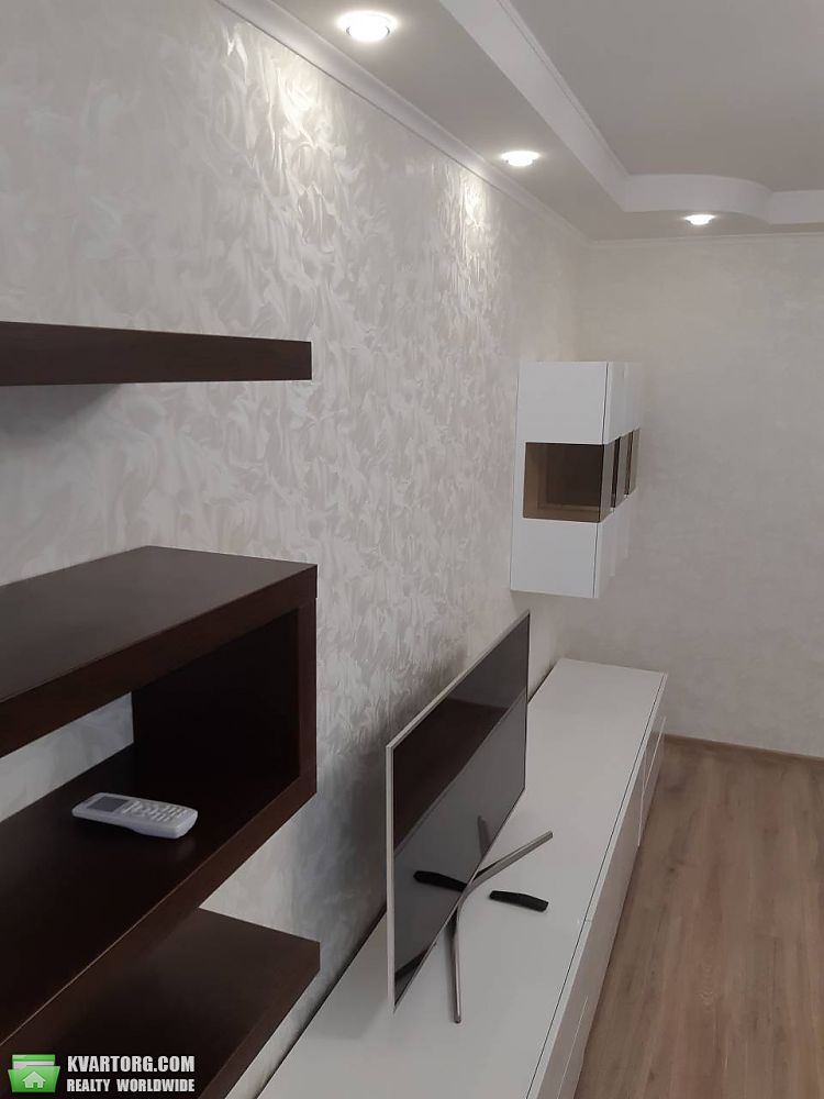 Rent out 2-room apartment. Киев,  Демиевская — photo 5