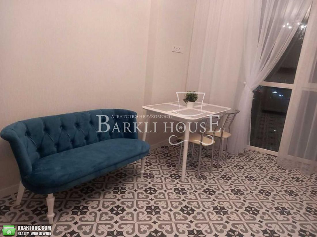Rent out 3-room apartment. Киев,  Богдановская — photo 6