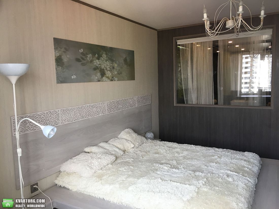 Rent out 2-room apartment. Киев, Комбинатная — photo 2