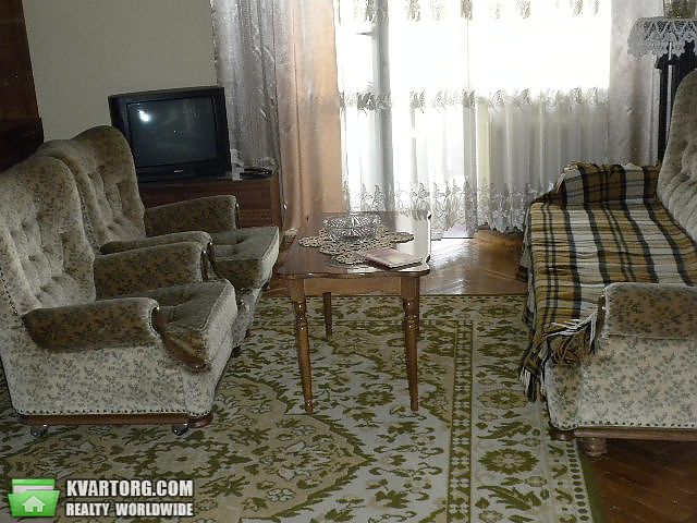 Rent out 2-room apartment. Киев,  Большая Васильковская — photo 2