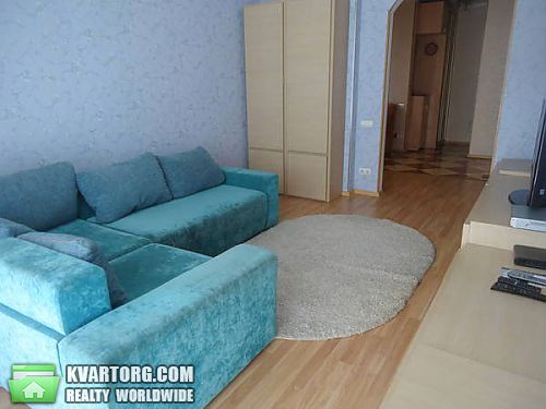 Rent out 3-room apartment. Киев,  пр-т Героев Сталинграда — photo 3