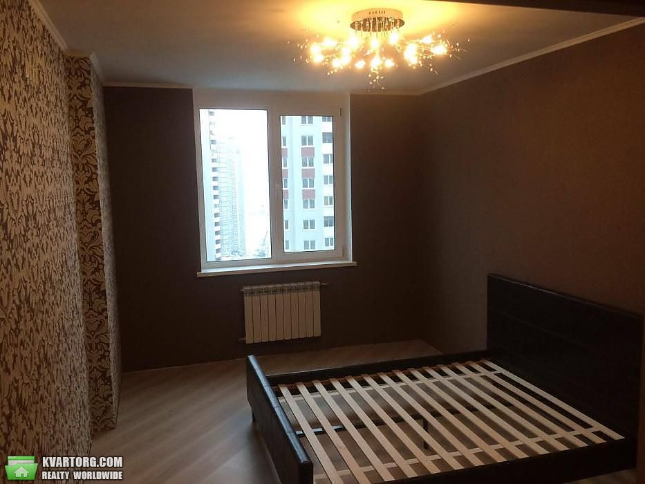 Rent out 2-room apartment. Киев,  Чавдар — photo 2