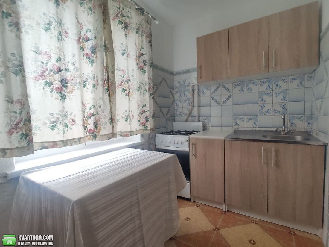 Rent out 1-room apartment. Киев,  Бажана — photo 1