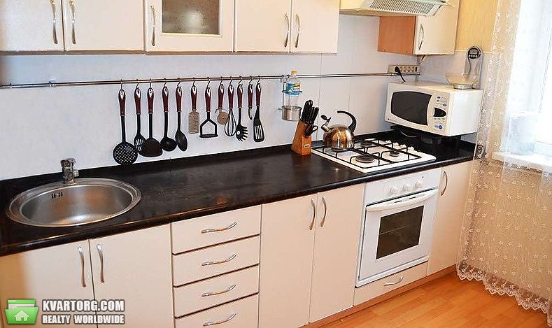 Sell 2-room apartment. Киев,  Мицкевича — photo 1