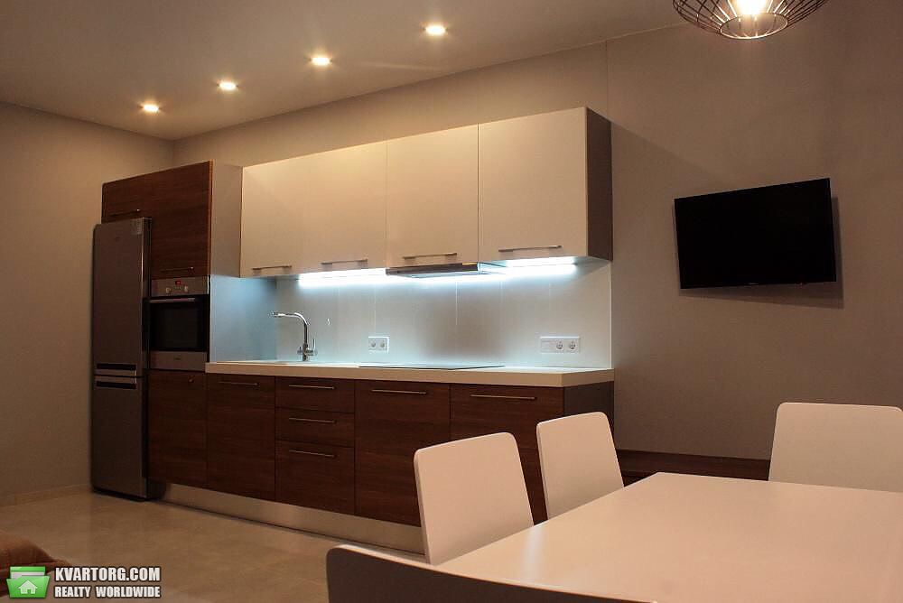 Rent out 2-room apartment. Киев,  Ревуцкого — photo 2