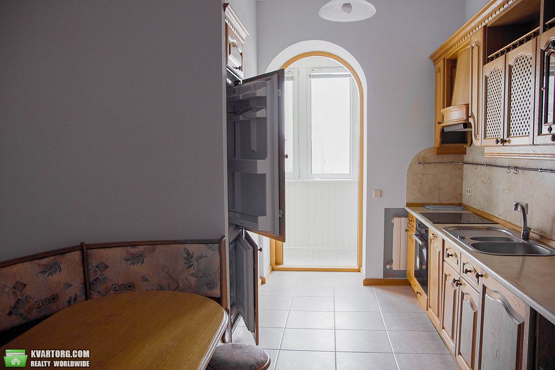 Rent out 3-room apartment. Киев,  Малоподвальная — photo 7