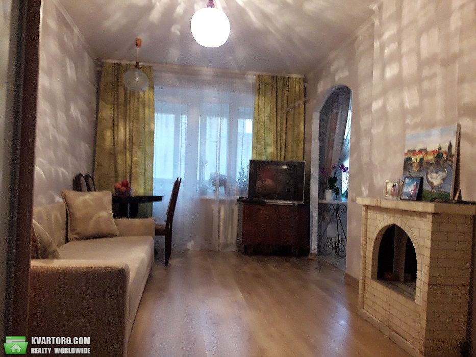 Sell 2-room apartment. Киев,  Набережно-Крещатикская — photo 1