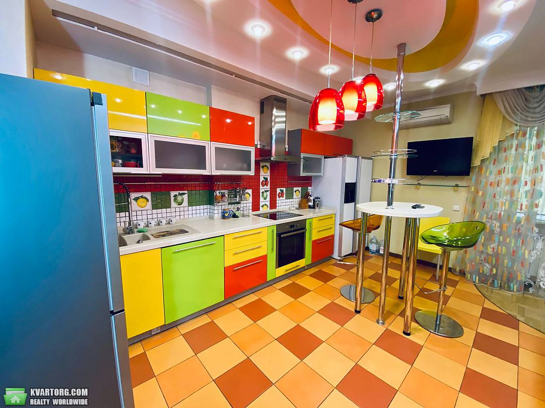 Rent out 5-room apartment. Киев,  Старонаводницкая — photo 10