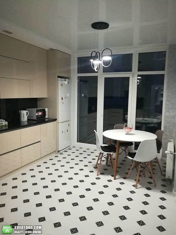 Rent out 2-room apartment. Львов, Шевченка — photo 2