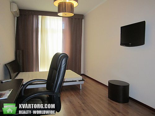 Rent out 2-room apartment. Киев,  Щорса — photo 4