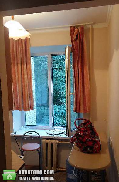 Rent out 1-room apartment. Киев, Нижнеюрковская — photo 3