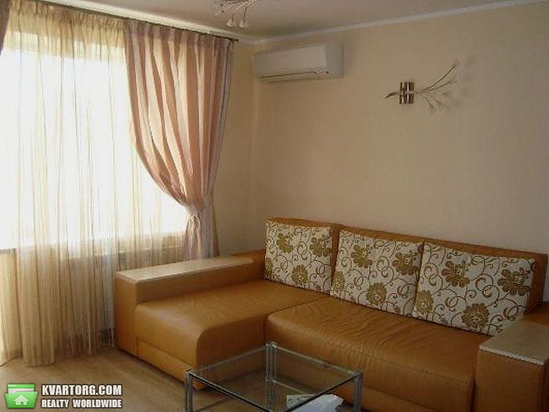 Rent out 2-room apartment. Киев,  Шелковичная — photo 1