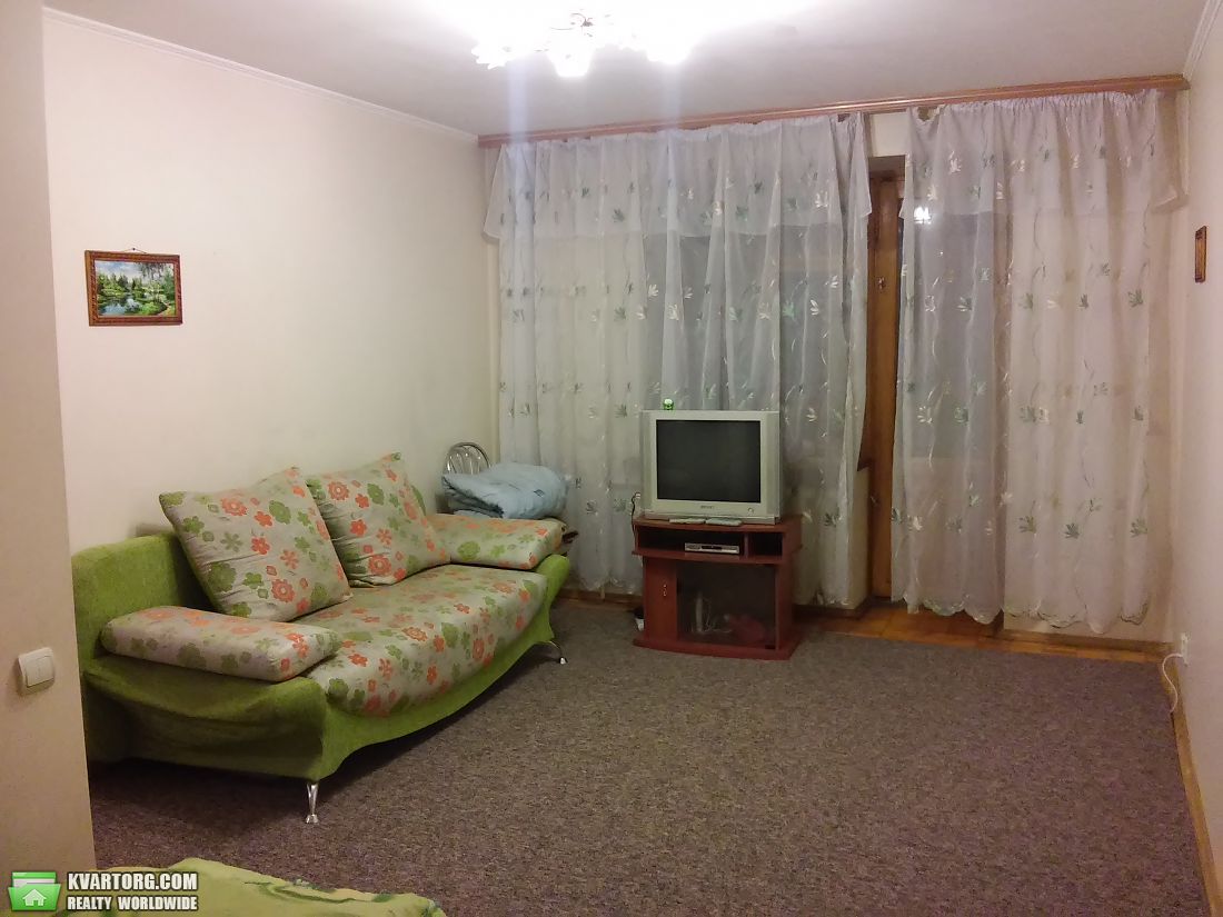 Rent out 1-room apartment. Киев, Андрющенко — photo 1