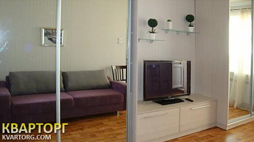 Rent out 2-room apartment. Киев,  Чавдар — photo 2