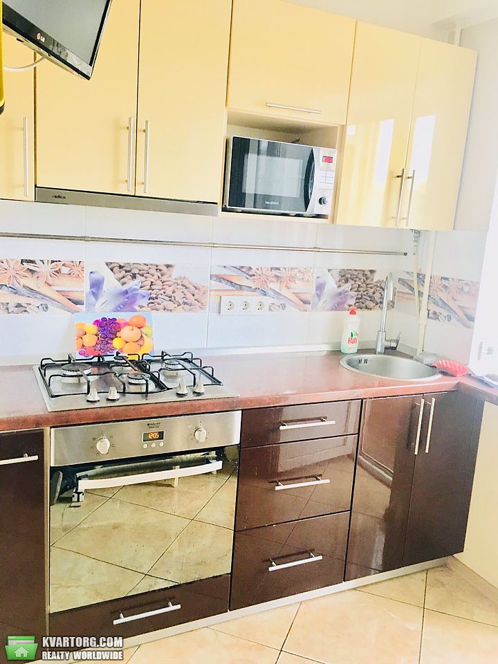 Rent out 1-room apartment. Киев,  Волгоградская — photo 1