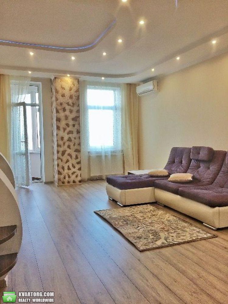 Rent out 2-room apartment. Киев,  Леси Украинки бул — photo 2