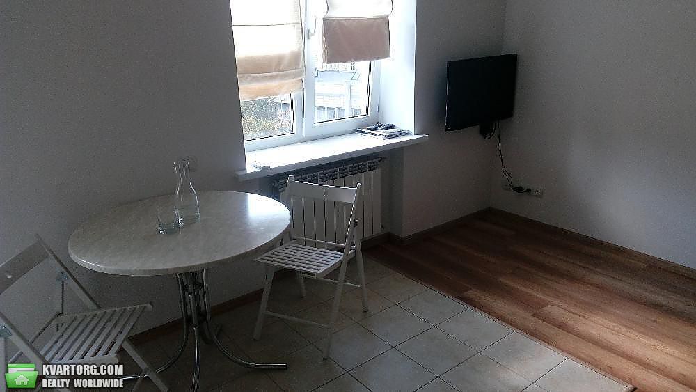 Rent out 2-room apartment. Киев,  Федорова — photo 1