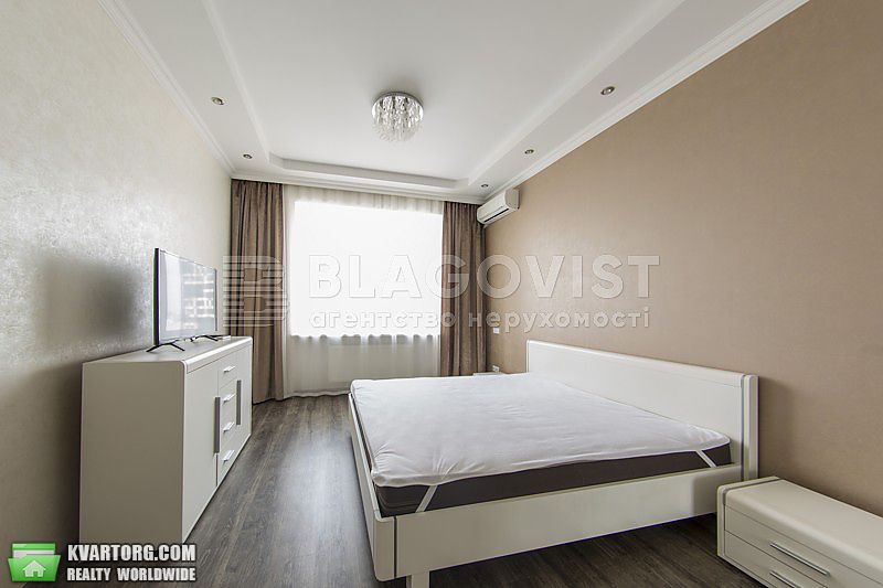 Rent out 4-room apartment. Киев,  Барбюса — photo 4