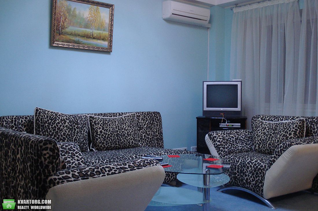 Sell 1-room apartment. Киев,  Богомольца — photo 1