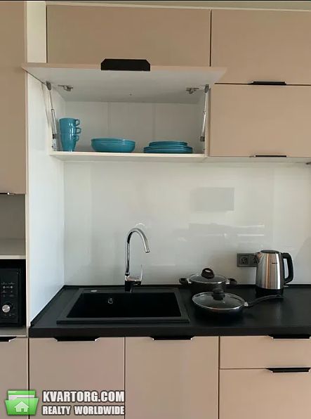 Rent out 1-room apartment. Киев, Нижнеключевая — photo 4