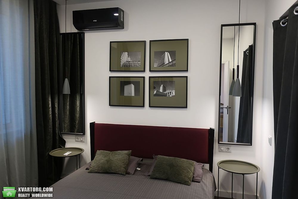 Rent out 2-room apartment. Киев, Проспект Победы — photo 1