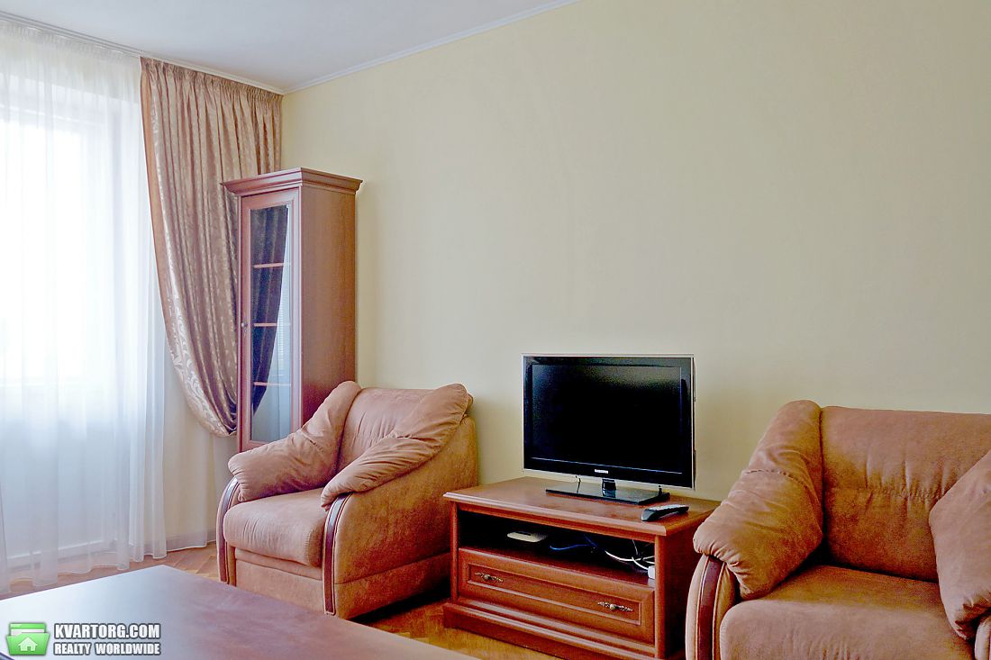 Rent out 2-room apartment. Киев,  Гончара — photo 2