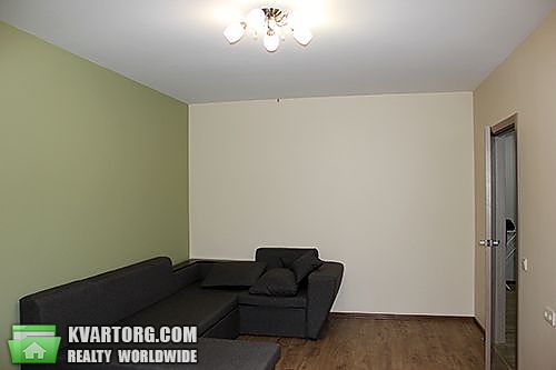 Rent out 2-room apartment. Киев,  Комбинатная — photo 5