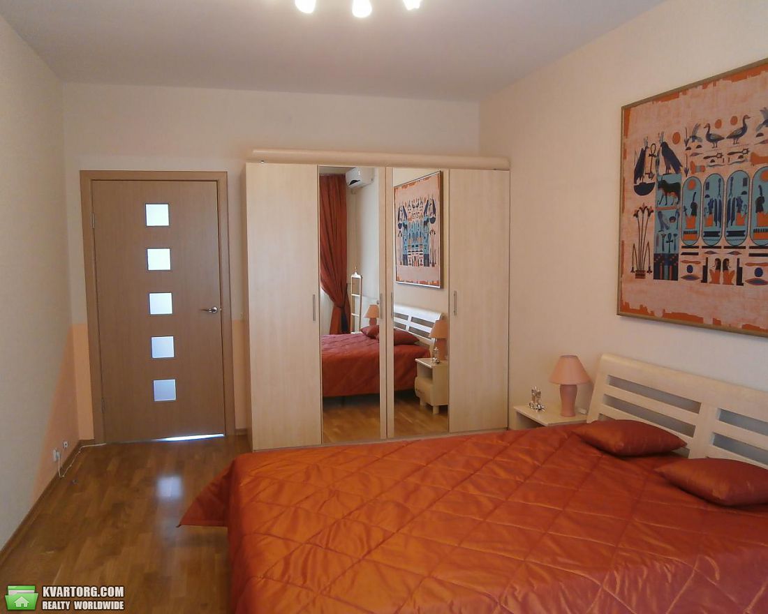 Rent out 2-room apartment. Киев,  Юрковская — photo 4