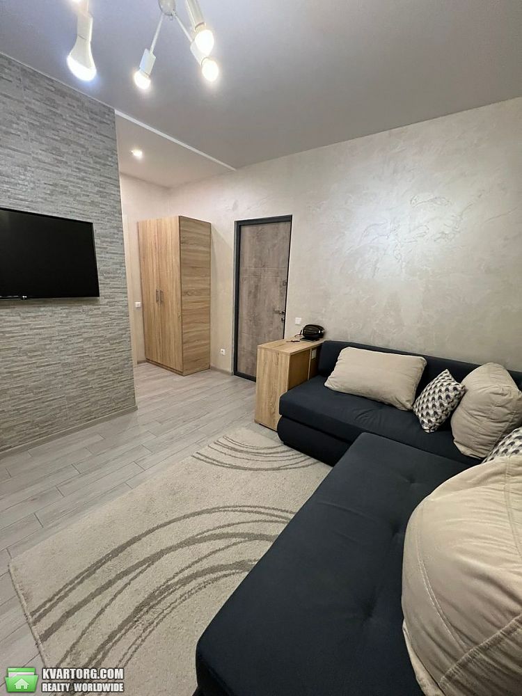 Rent out 2-room apartment. Киев, Микільсько-Слобідська — photo 3
