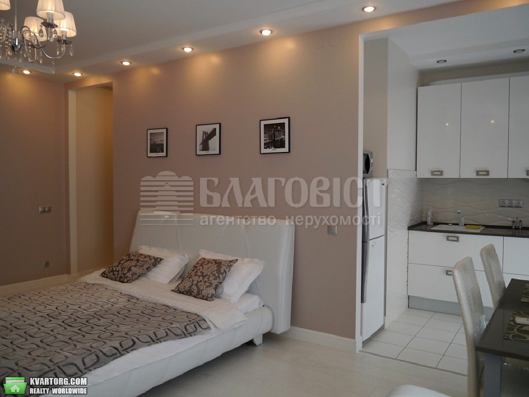Rent out 1-room apartment. Киев,  Малая Житомирская — photo 1