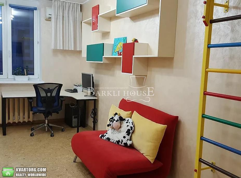 Rent out 4-room apartment. Киев,  Срибнокильская — photo 4
