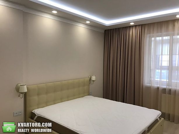 Rent out 2-room apartment. Киев,  Дегтяревская — photo 1