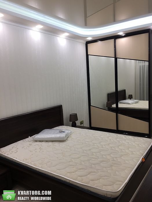 Rent out 2-room apartment. Киев, Регенераторная ул. — photo 2