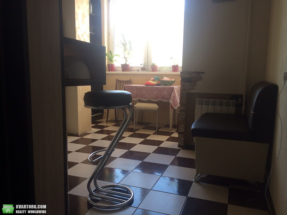 Sell 4-room apartment. Киев,  Радунская — photo 2