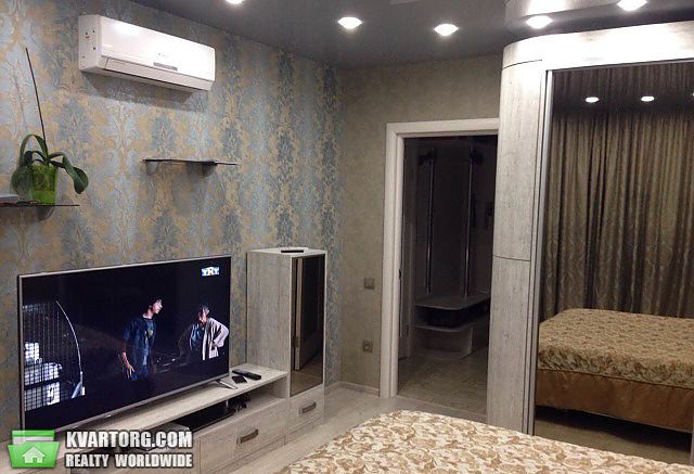 Sell 2-room apartment. Киев, Салютная — photo 3
