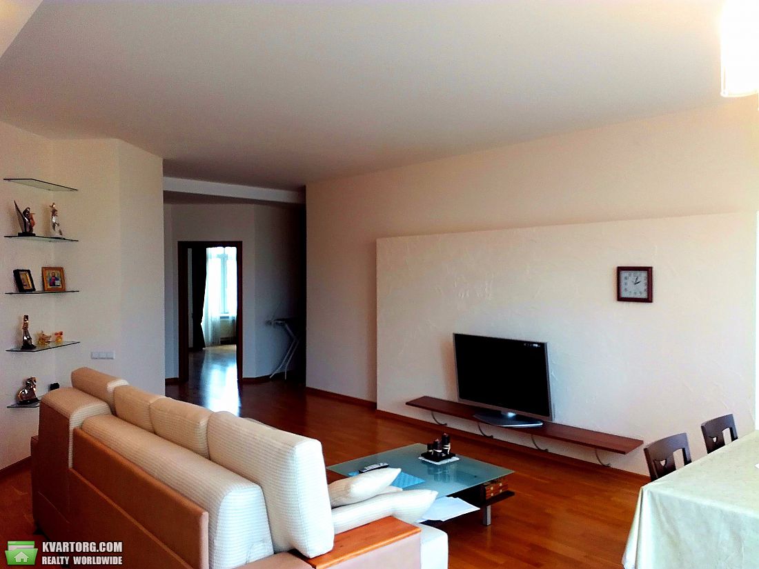 Rent out 3-room apartment. Киев,  Владимирская — photo 2