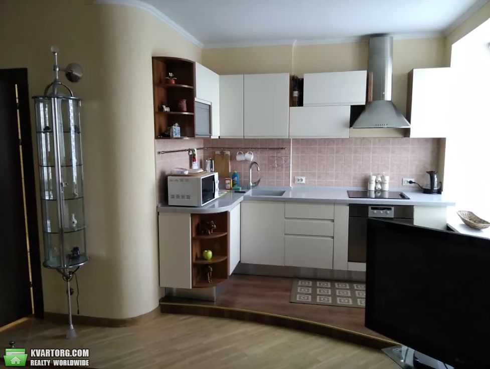 Rent out 2-room apartment. Киев,  Институтская — photo 3