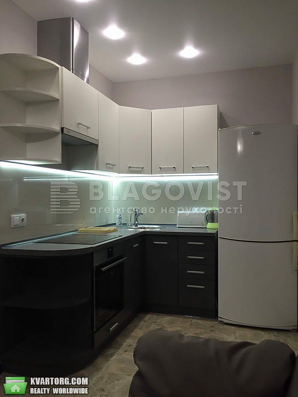 Rent out 2-room apartment. Киев, Регенераторна — photo 8