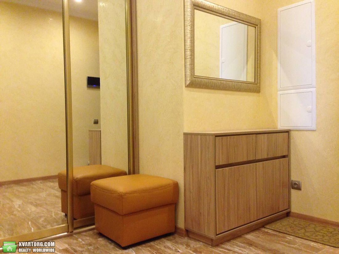 Rent out 3-room apartment. Киев,  Жилянская — photo 10