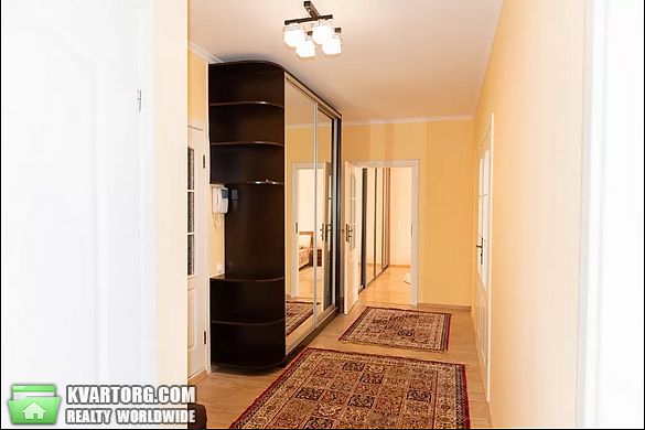 Rent out 2-room apartment. Киев,  Подгорная — photo 5