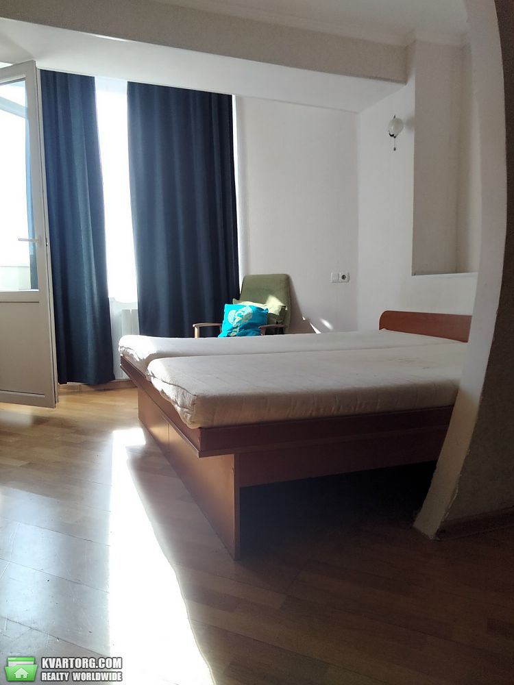 Rent out 1-room apartment. Киев, Галана — photo 7