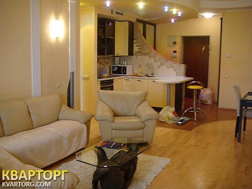 Rent out 2-room apartment. Киев, Жилянская — photo 3