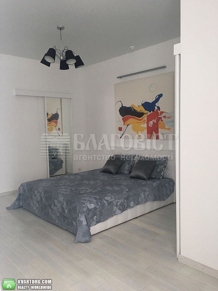 Rent out 2-room apartment. Киев,  Щорса — photo 5