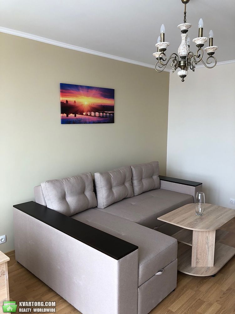 Rent out 2-room apartment. Киев, Казимира Малевича — photo 1
